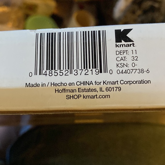 New Sandra two piece porcelain server and bamboo cutting board set - Picture 6 of 10